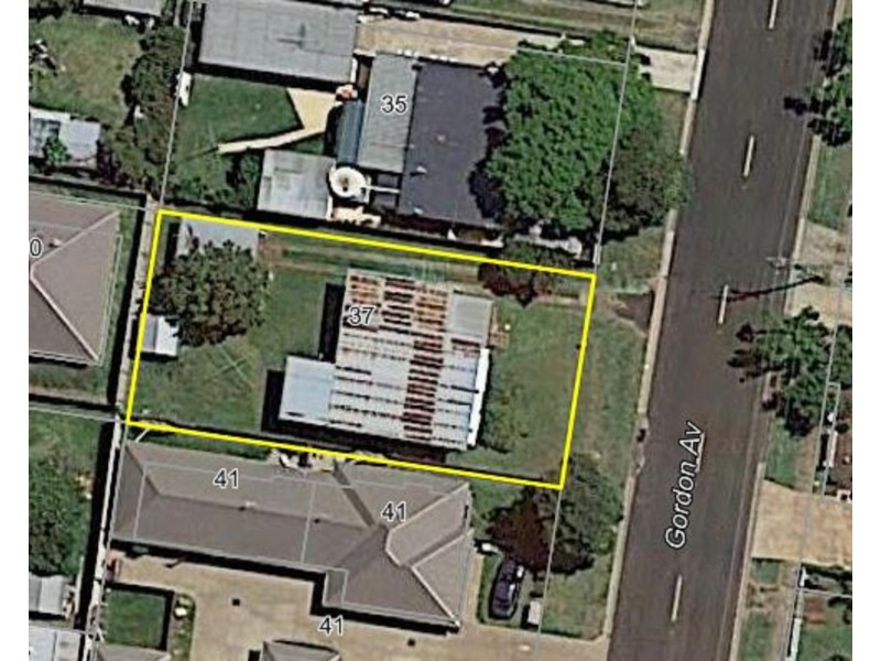 37 Gordon Avenue, Newtown QLD 4350