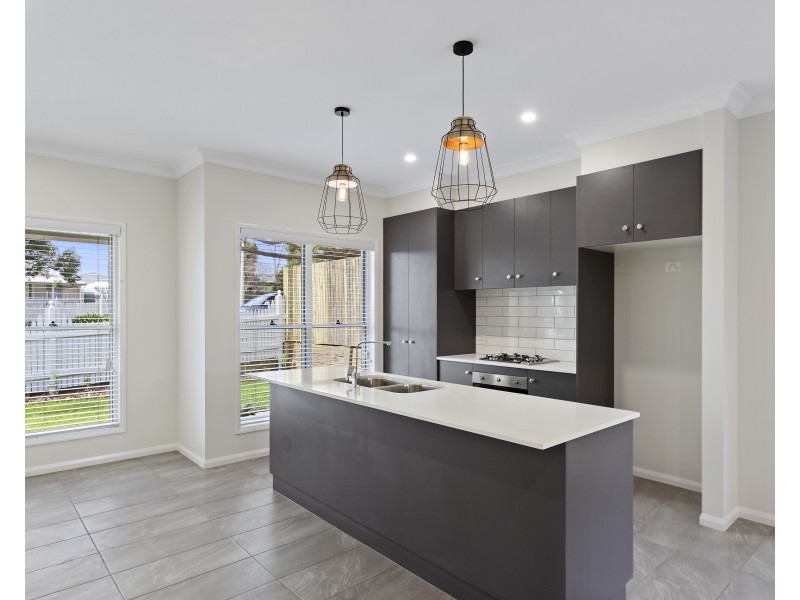 2/205a Geddes Street, South Toowoomba QLD 4350