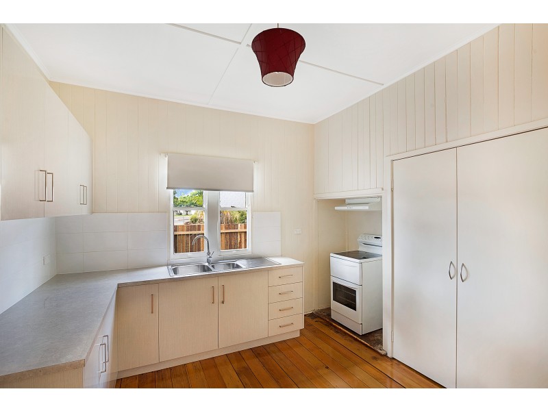 90 Anzac Avenue, Newtown QLD 4350