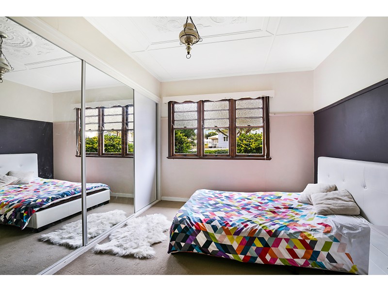 20 Collins Street, Mount Lofty QLD 4350