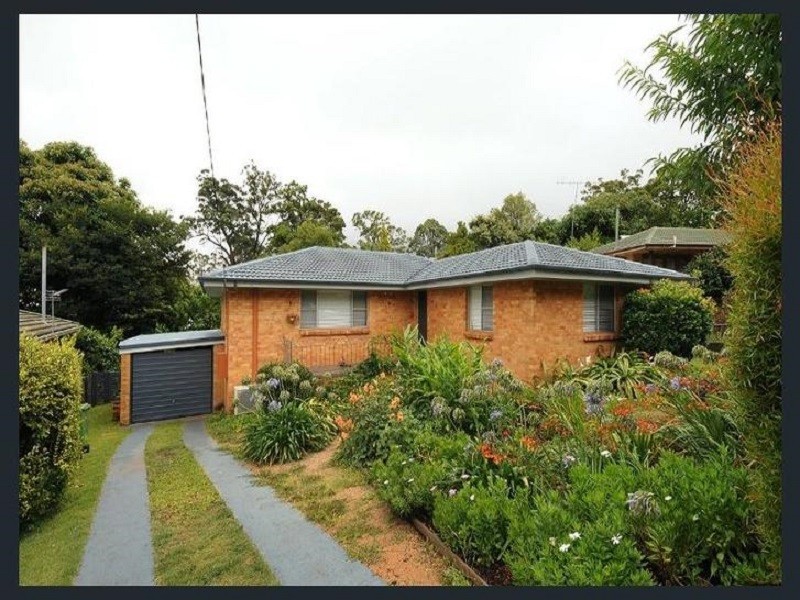 5 Beck Street, Mount Lofty QLD 4350