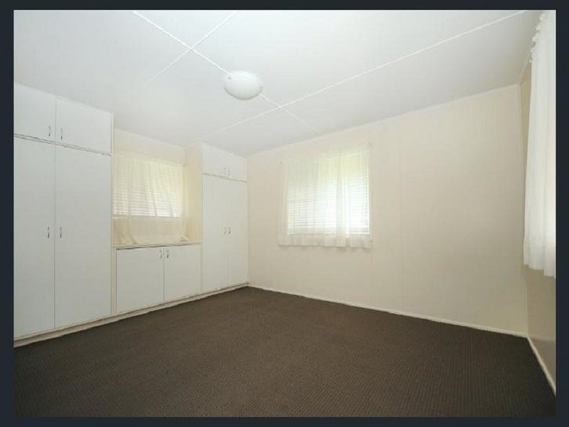 5 Beck Street, Mount Lofty QLD 4350