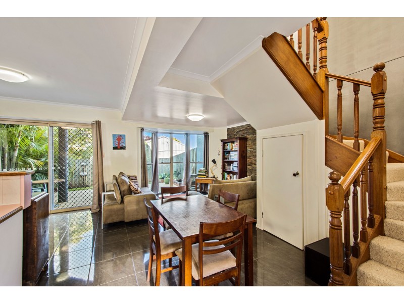 8/247 Herries Street, Newtown QLD 4350