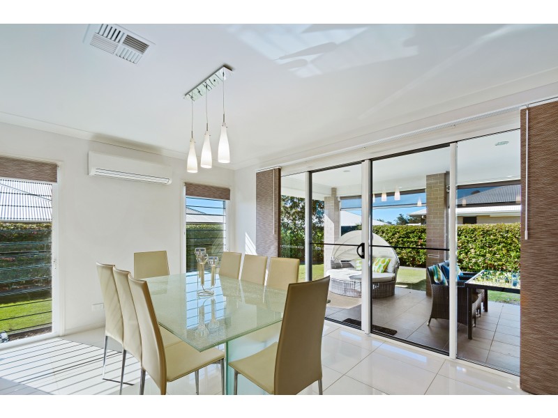 324 Ramsay Street, Middle Ridge QLD 4350