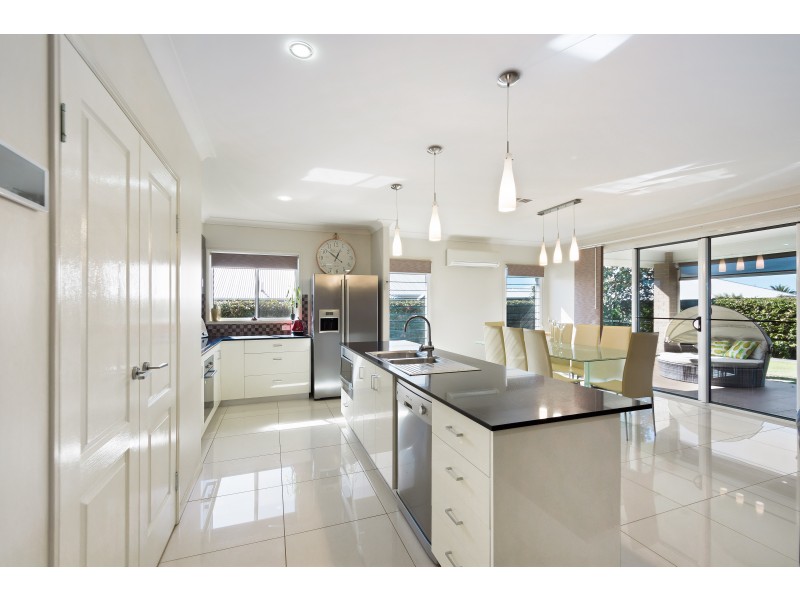 324 Ramsay Street, Middle Ridge QLD 4350