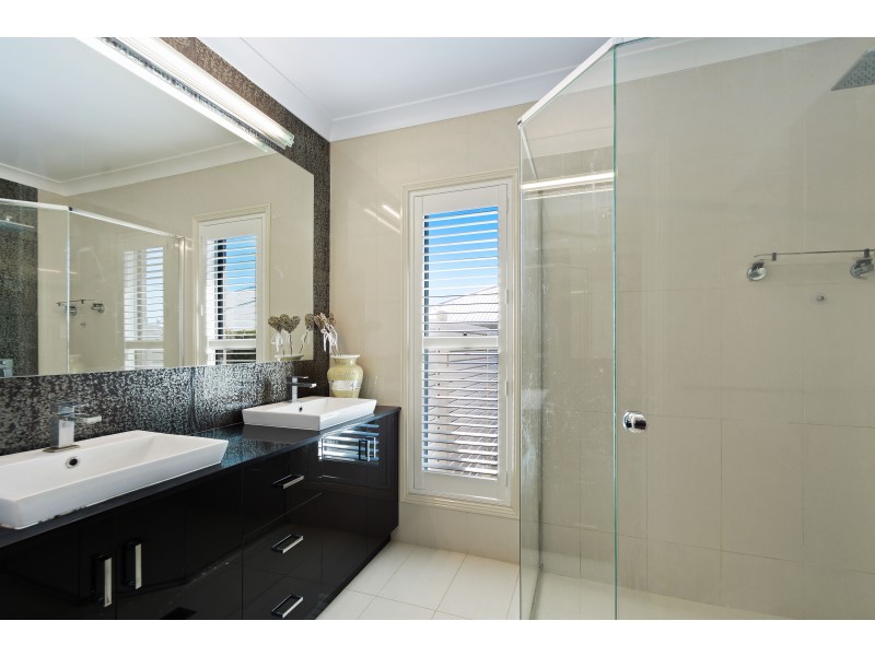 324 Ramsay Street, Middle Ridge QLD 4350