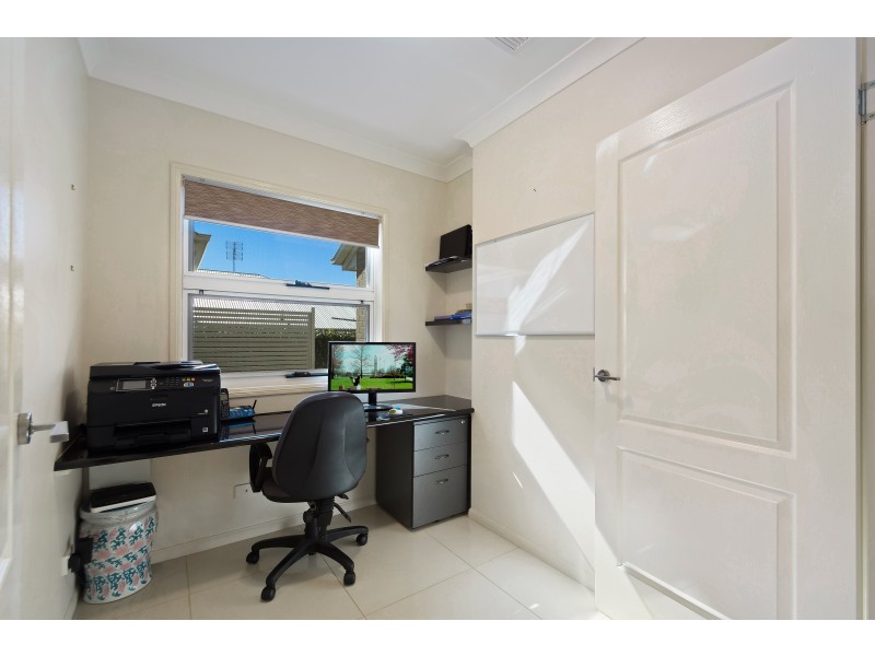 324 Ramsay Street, Middle Ridge QLD 4350