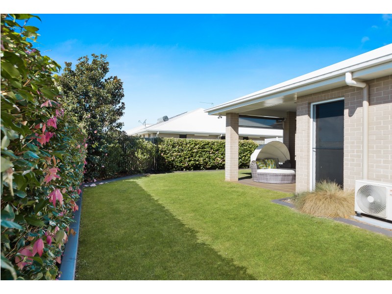 324 Ramsay Street, Middle Ridge QLD 4350