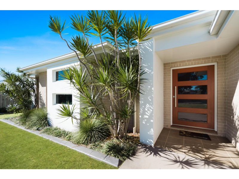 324 Ramsay Street, Middle Ridge QLD 4350