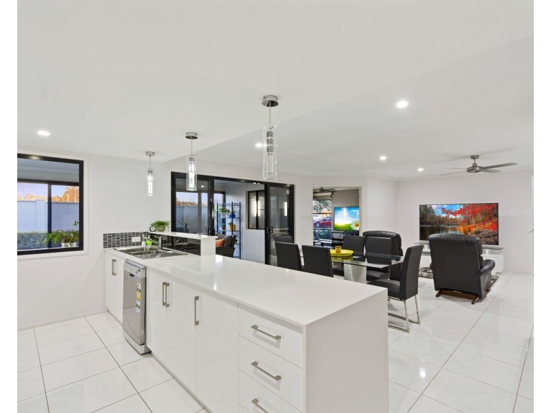 169 Nelson Street, Kearneys Spring QLD 4350