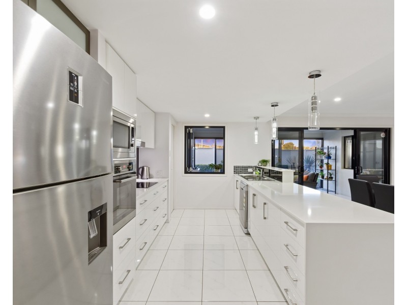 169 Nelson Street, Kearneys Spring QLD 4350