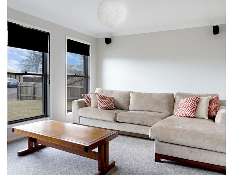 53 Entabeni Drive, Kearneys Spring QLD 4350