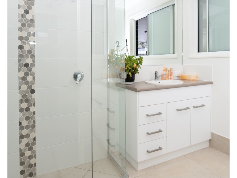 53 Entabeni Drive, Kearneys Spring QLD 4350