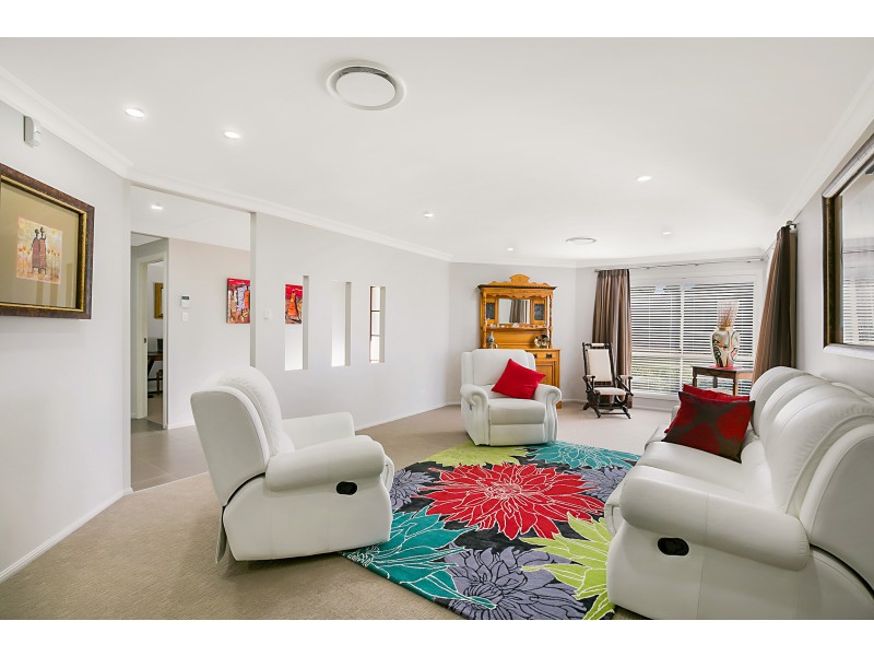 10 Griinke Drive, Middle Ridge QLD 4350