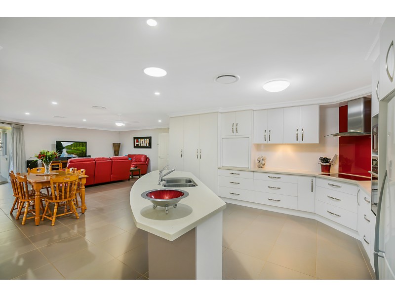 10 Griinke Drive, Middle Ridge QLD 4350