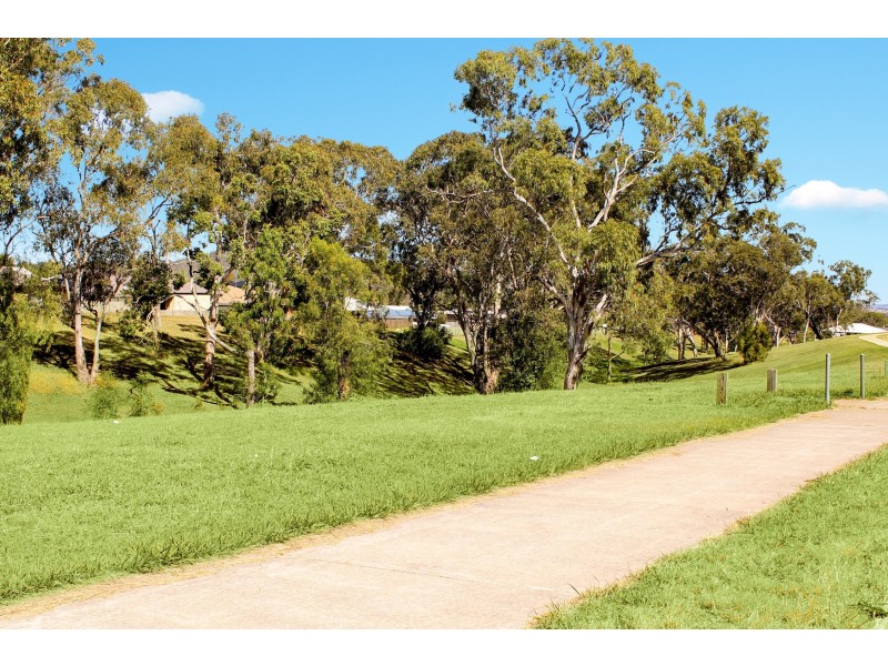 11 Kurrawa Crescent, Glenvale QLD 4350