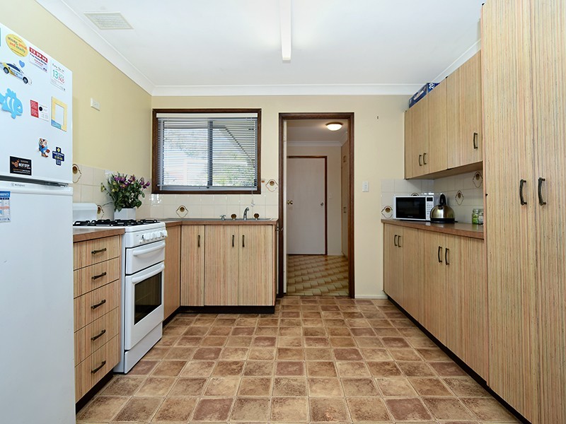 2/6 Begonia Court, Centenary Heights QLD 4350