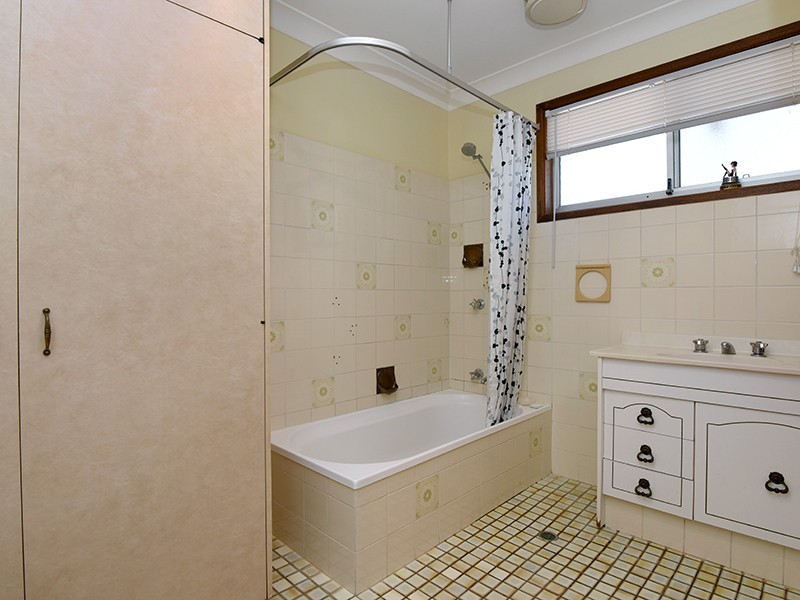 2/6 Begonia Court, Centenary Heights QLD 4350