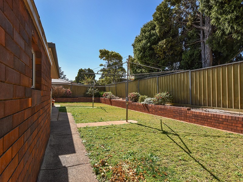 2/6 Begonia Court, Centenary Heights QLD 4350