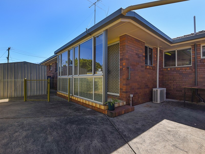 2/6 Begonia Court, Centenary Heights QLD 4350