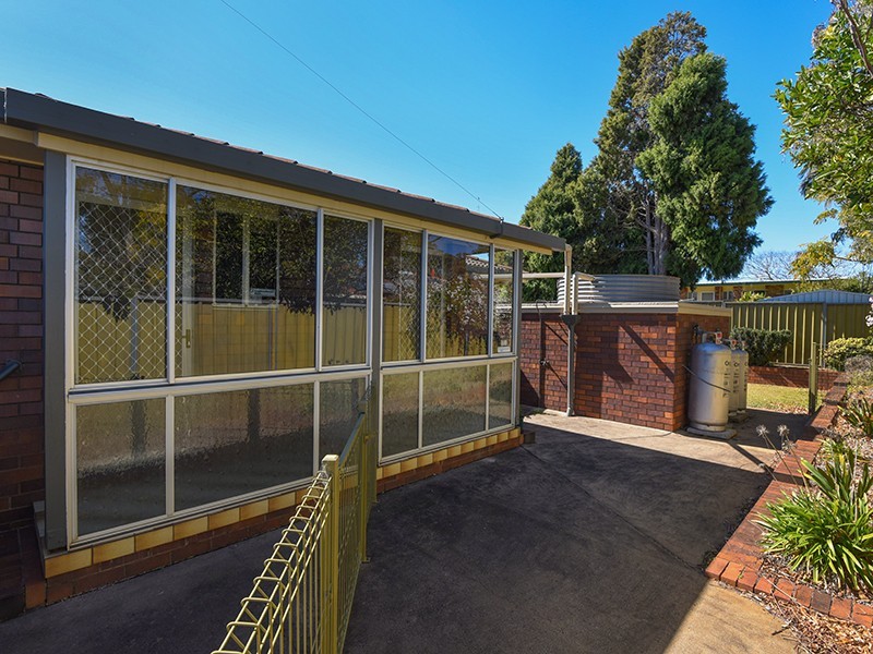 2/6 Begonia Court, Centenary Heights QLD 4350