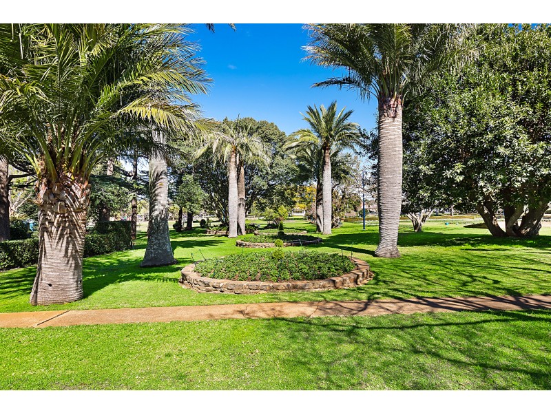 42 Hill Street, Toowoomba QLD 4350