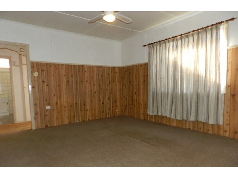 21 Fourth Avenue, Harristown QLD 4350