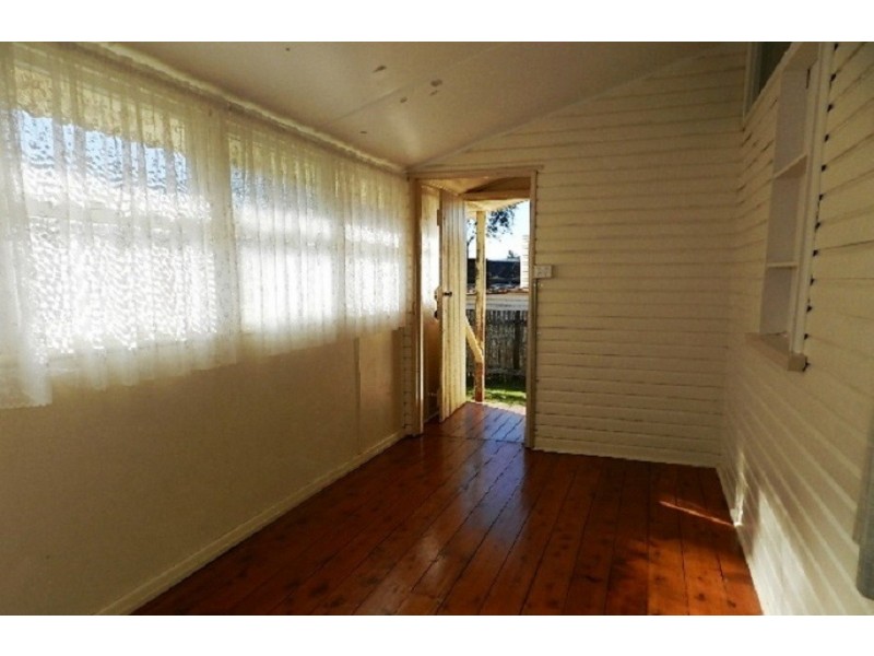 21 Fourth Avenue, Harristown QLD 4350