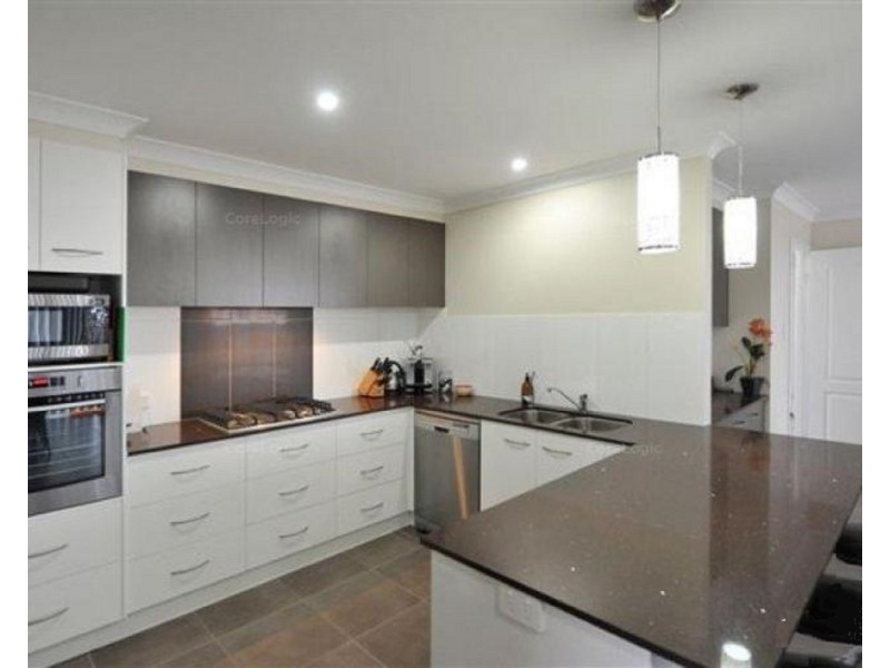 17 Schneider Court, Middle Ridge QLD 4350