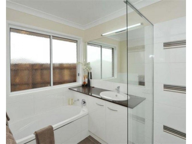 17 Schneider Court, Middle Ridge QLD 4350