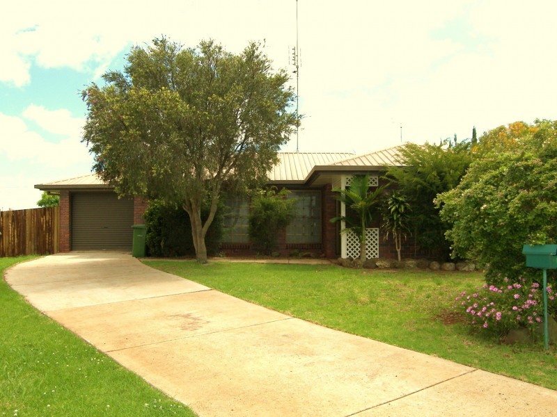 1 Wilga Court, Newtown QLD 4350