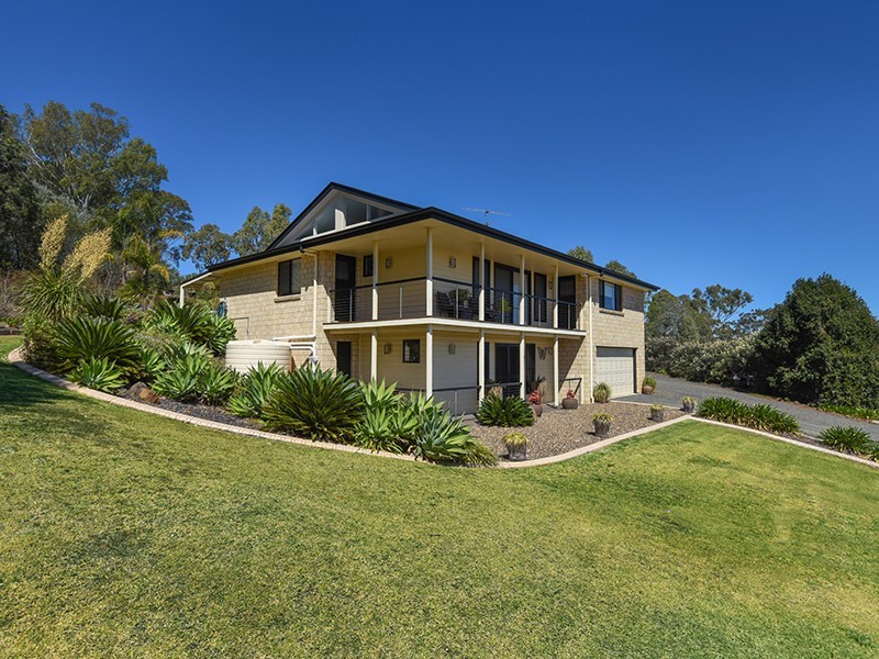 8 Ella Court, Cotswold Hills QLD 4350