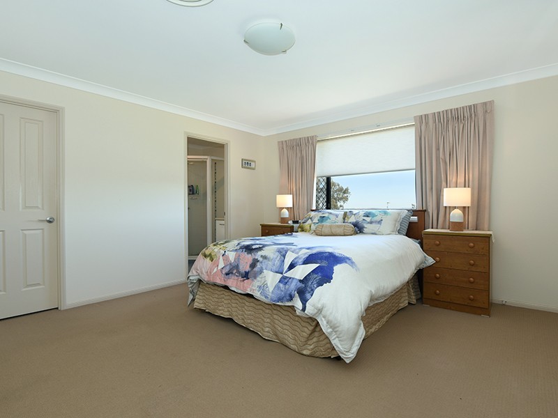 8 Ella Court, Cotswold Hills QLD 4350