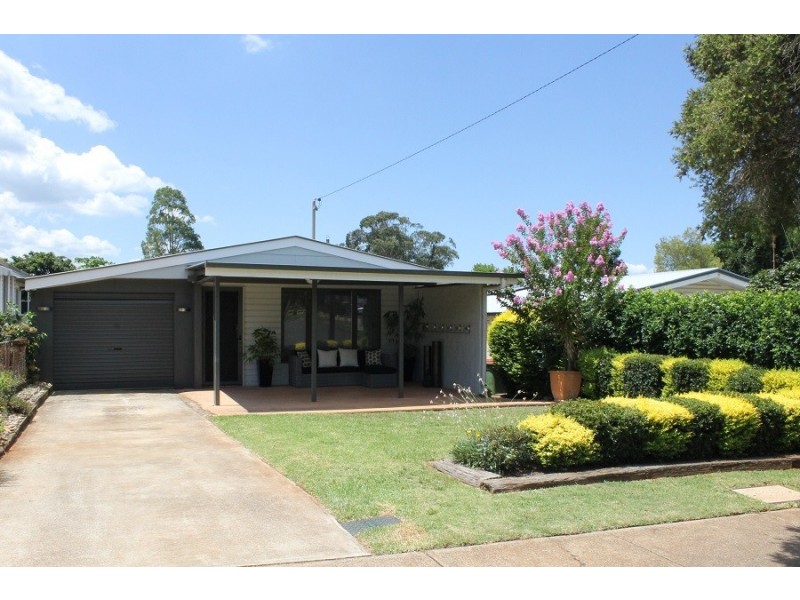 89 Long Street, South Toowoomba QLD 4350
