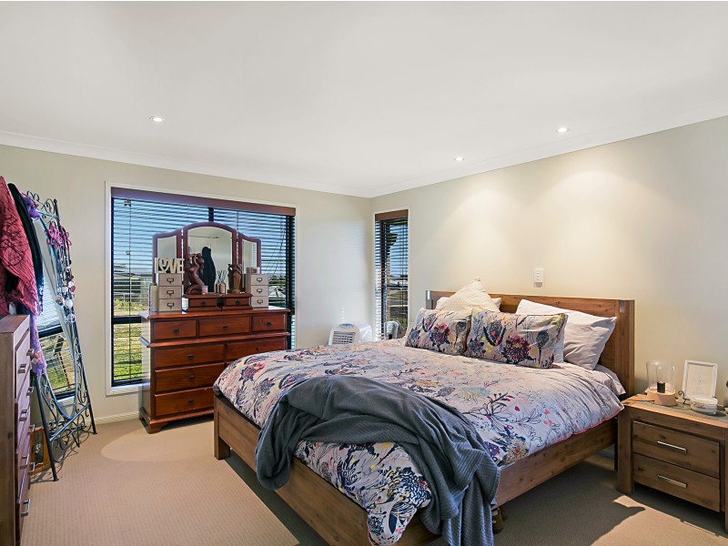 11 Liam Drive, Highfields QLD 4352