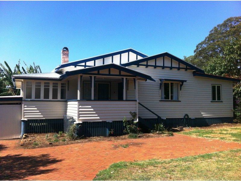 12 Stuart Street, Mount Lofty QLD 4350