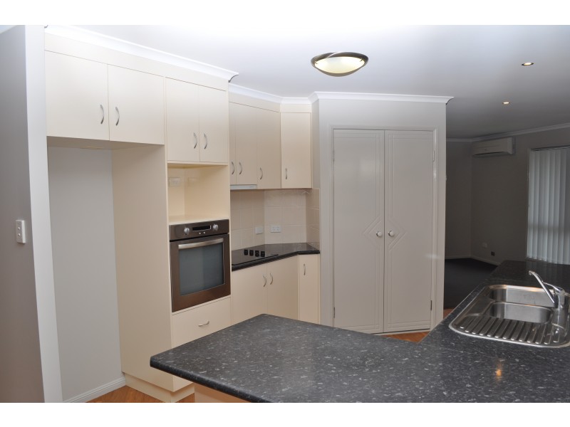 4 Patron Crescent, Glenvale QLD 4350