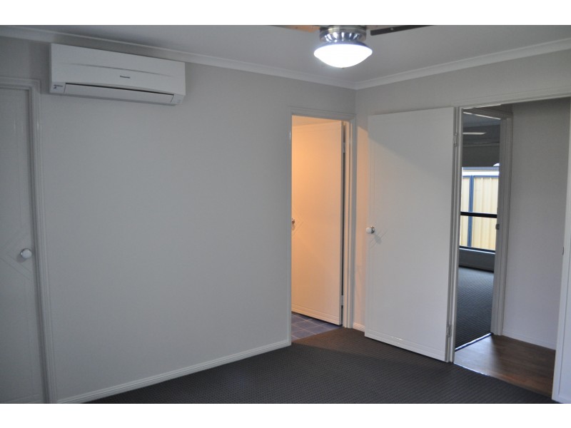 4 Patron Crescent, Glenvale QLD 4350
