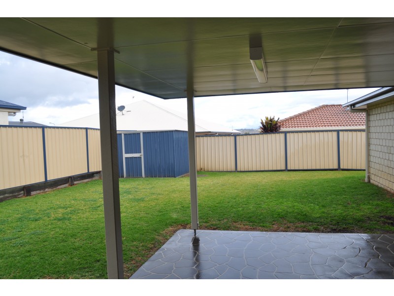 4 Patron Crescent, Glenvale QLD 4350