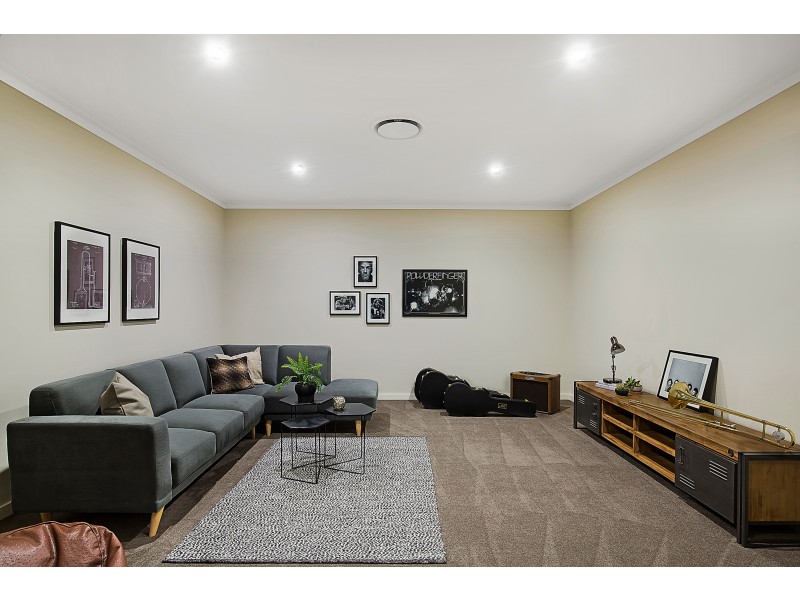 13 Thorley Court, Middle Ridge QLD 4350