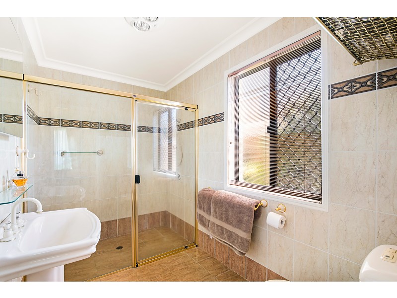 52 Wood Drive, Middle Ridge QLD 4350