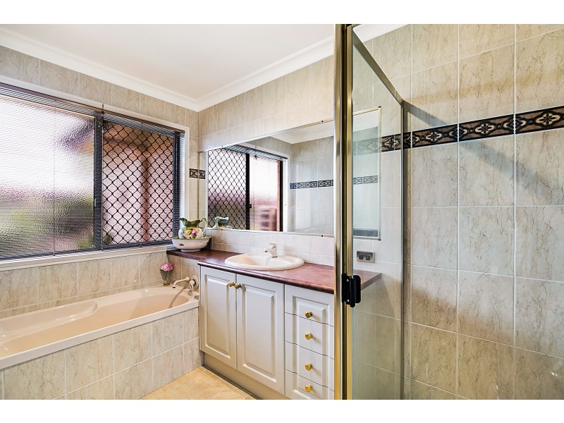 52 Wood Drive, Middle Ridge QLD 4350