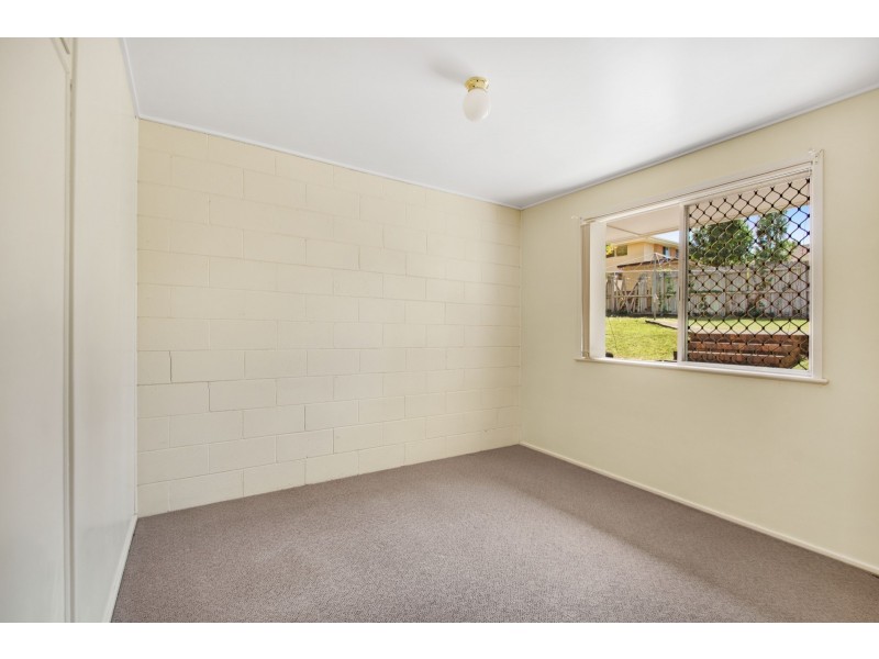 1-2/19  Debra Street, Centenary Heights QLD 4350