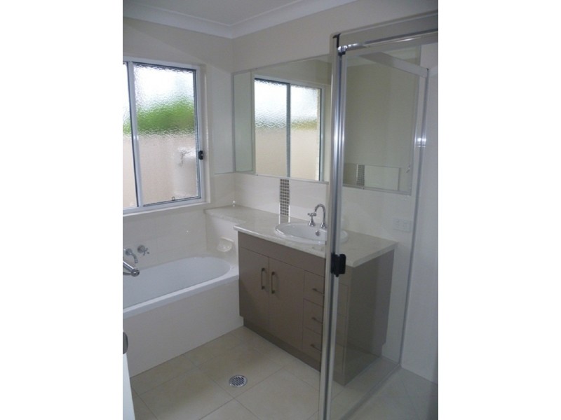 1/11 Boxsall Street, Newtown QLD 4350