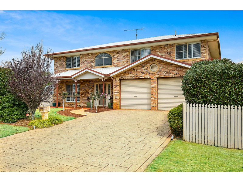 10 Zinnia Court, Middle Ridge QLD 4350