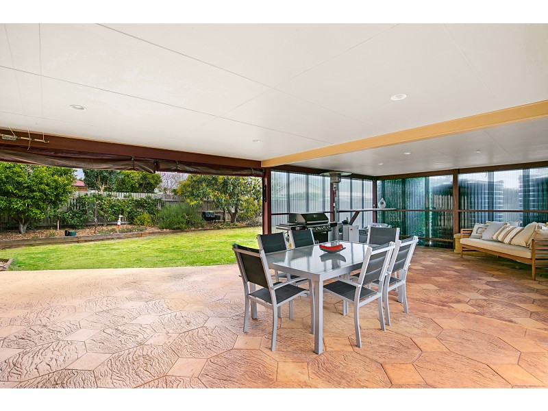 10 Zinnia Court, Middle Ridge QLD 4350