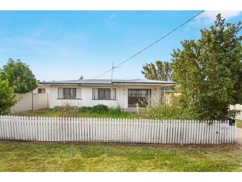 9 Teesdale Avenue, Newtown QLD 4350