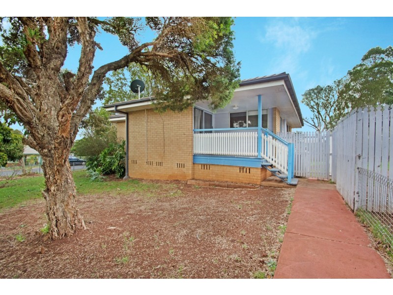8 Kenora Court, Rockville QLD 4350