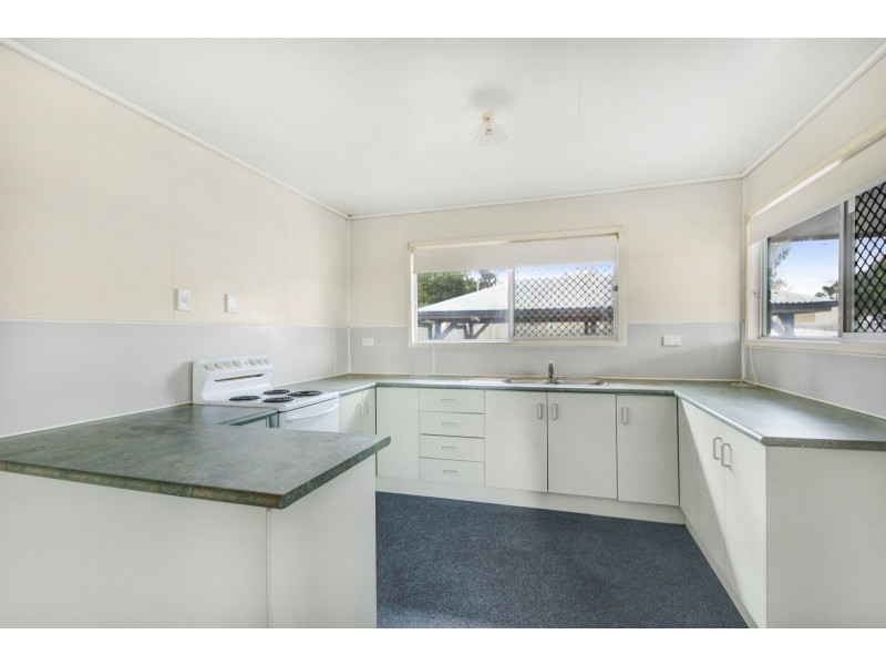 8 Kenora Court, Rockville QLD 4350