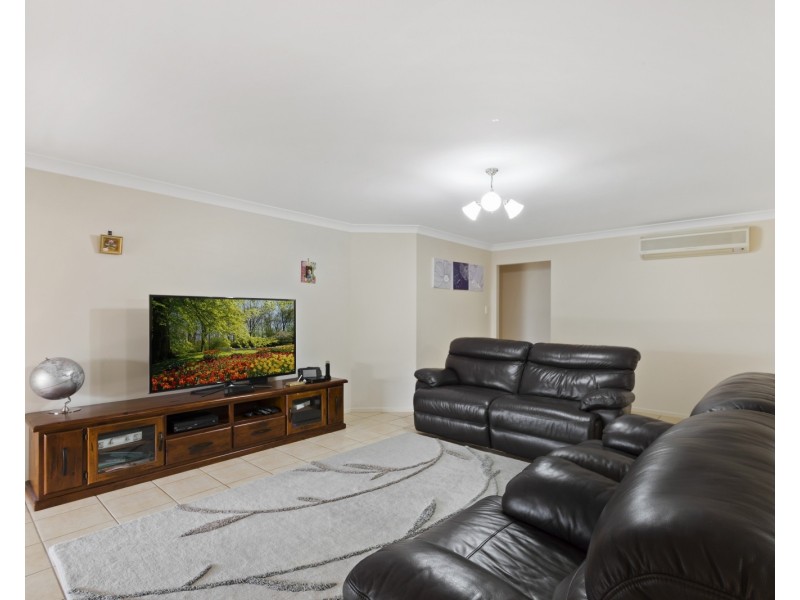 27 Girrawheen Street, Rangeville QLD 4350